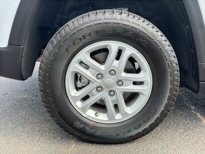 2025 Jeep Grand Cherokee Laredo 4x4