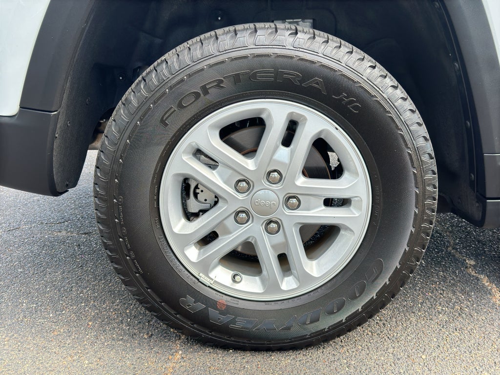 2025 Jeep Grand Cherokee Laredo 4x4