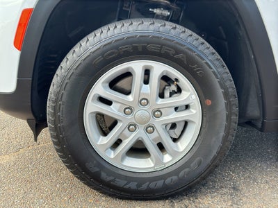 2025 Jeep Grand Cherokee Laredo 4x4