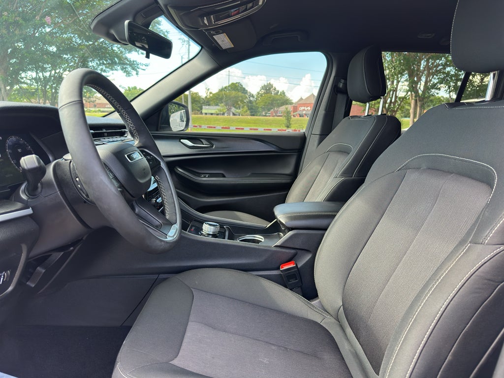 2025 Jeep Grand Cherokee Laredo 4x4