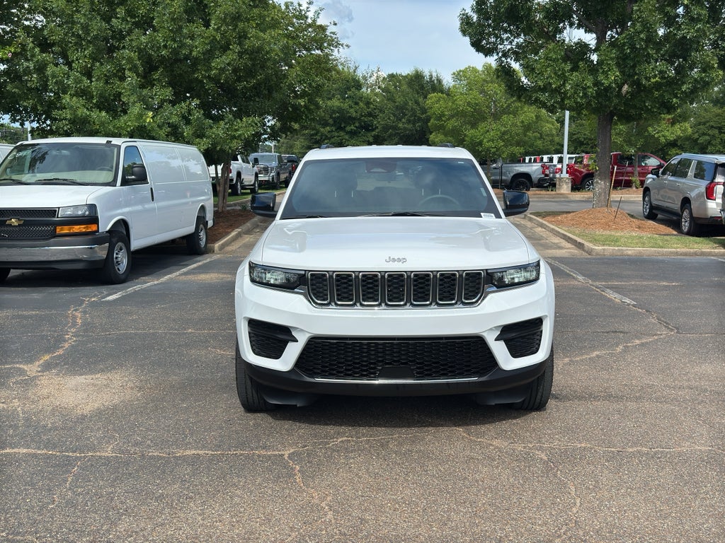 2025 Jeep Grand Cherokee Laredo 4x4