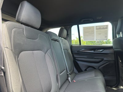 2025 Jeep Grand Cherokee Laredo 4x4