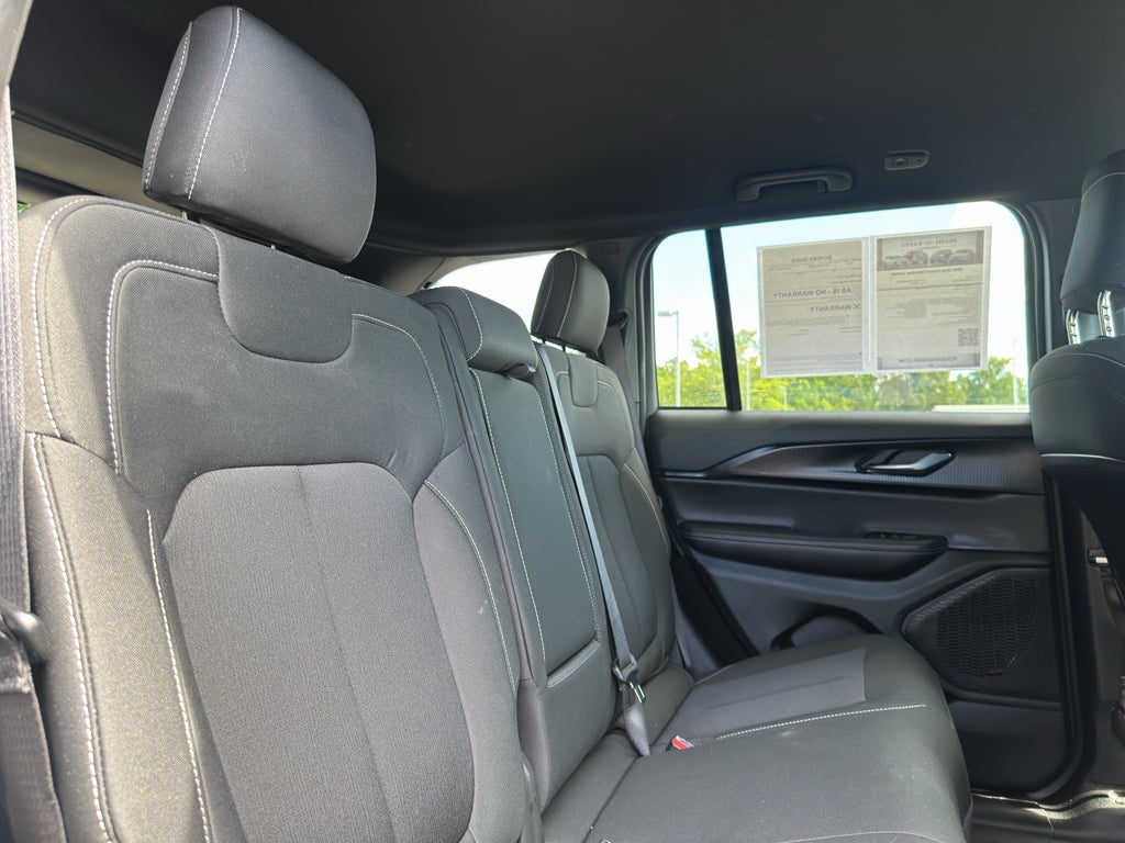 2025 Jeep Grand Cherokee Laredo 4x4