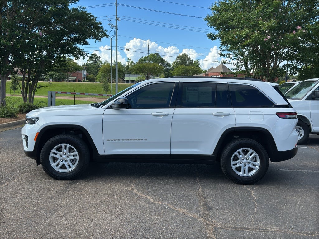 2025 Jeep Grand Cherokee Laredo 4x4