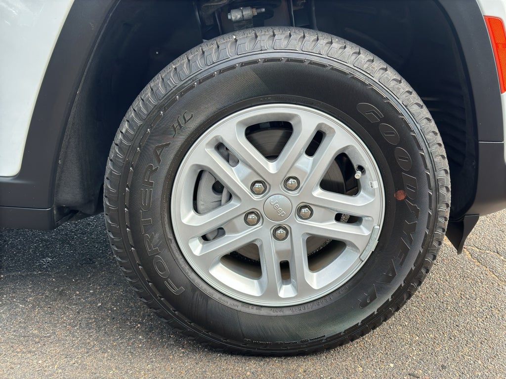 2025 Jeep Grand Cherokee Laredo 4x4