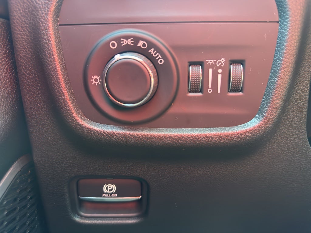 2022 Jeep Grand Cherokee L Laredo 4x2