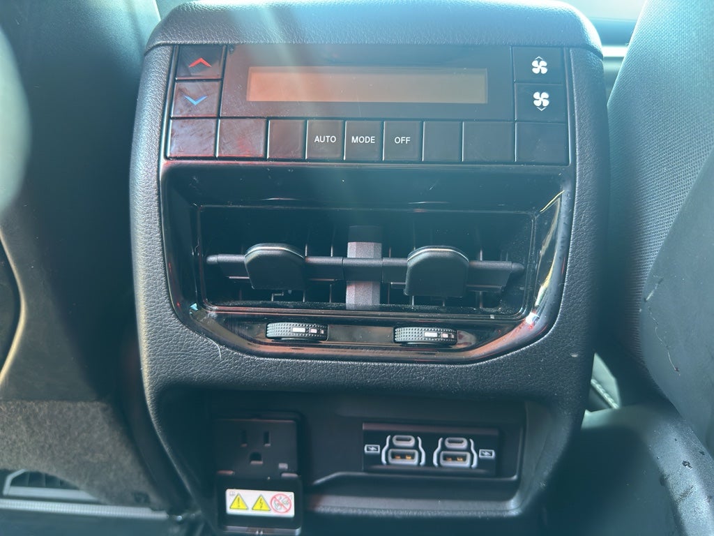 2022 Jeep Grand Cherokee L Laredo 4x2