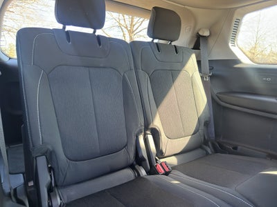 2022 Jeep Grand Cherokee L Laredo 4x2