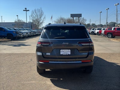 2022 Jeep Grand Cherokee L Laredo 4x2