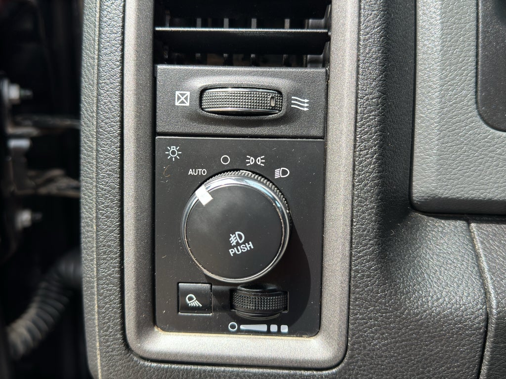 2018 RAM 1500 Express Quad Cab 4x2 6'4" Box