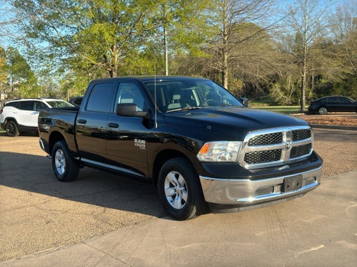 2022 RAM 1500 Classic SLT Crew Cab 4x2 5'7" Box