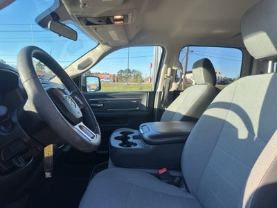 2022 RAM 1500 Classic SLT Crew Cab 4x2 5'7" Box