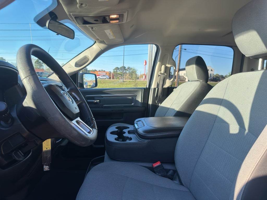 2022 RAM 1500 Classic SLT Crew Cab 4x2 5'7" Box