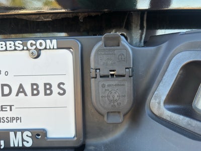 2022 RAM 1500 Classic SLT Crew Cab 4x2 5'7" Box