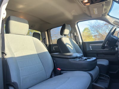 2022 RAM 1500 Classic SLT Crew Cab 4x2 5'7" Box