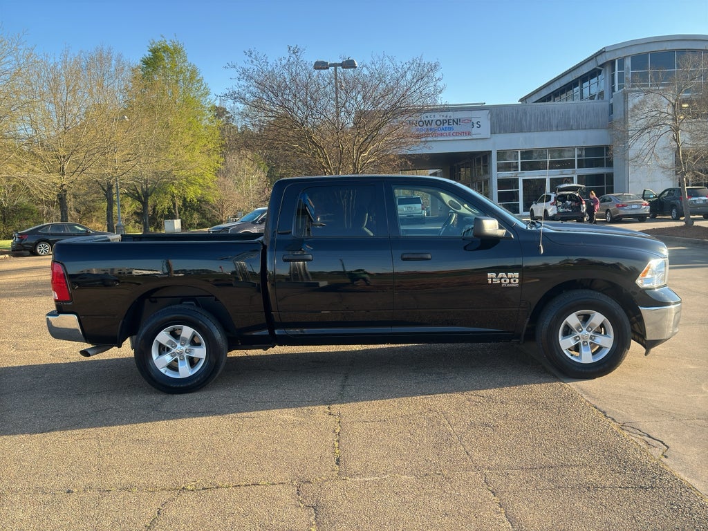 2022 RAM 1500 Classic SLT Crew Cab 4x2 5'7" Box