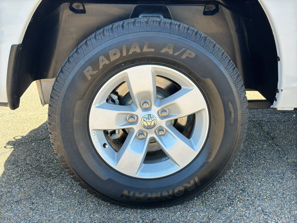 2023 RAM 1500 Classic SLT Crew Cab 4x4 5'7" Box