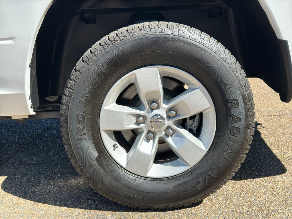 2023 RAM 1500 Classic SLT Crew Cab 4x4 5'7" Box