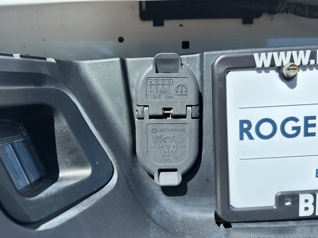 2023 RAM 1500 Classic SLT Crew Cab 4x4 5'7" Box