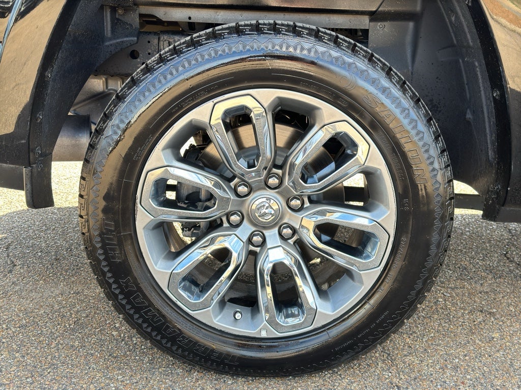 2022 RAM 1500 Laramie Crew Cab 4x2 5'7" Box