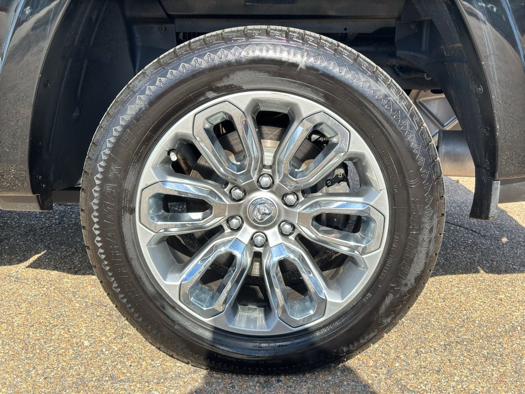 2022 RAM 1500 Laramie Crew Cab 4x2 5'7" Box