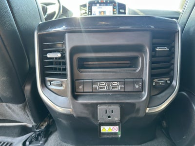 2022 RAM 1500 Laramie Crew Cab 4x2 5'7" Box