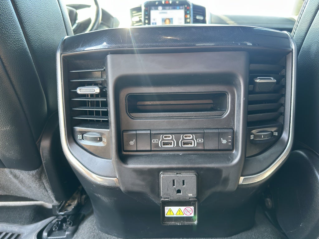 2022 RAM 1500 Laramie Crew Cab 4x2 5'7" Box