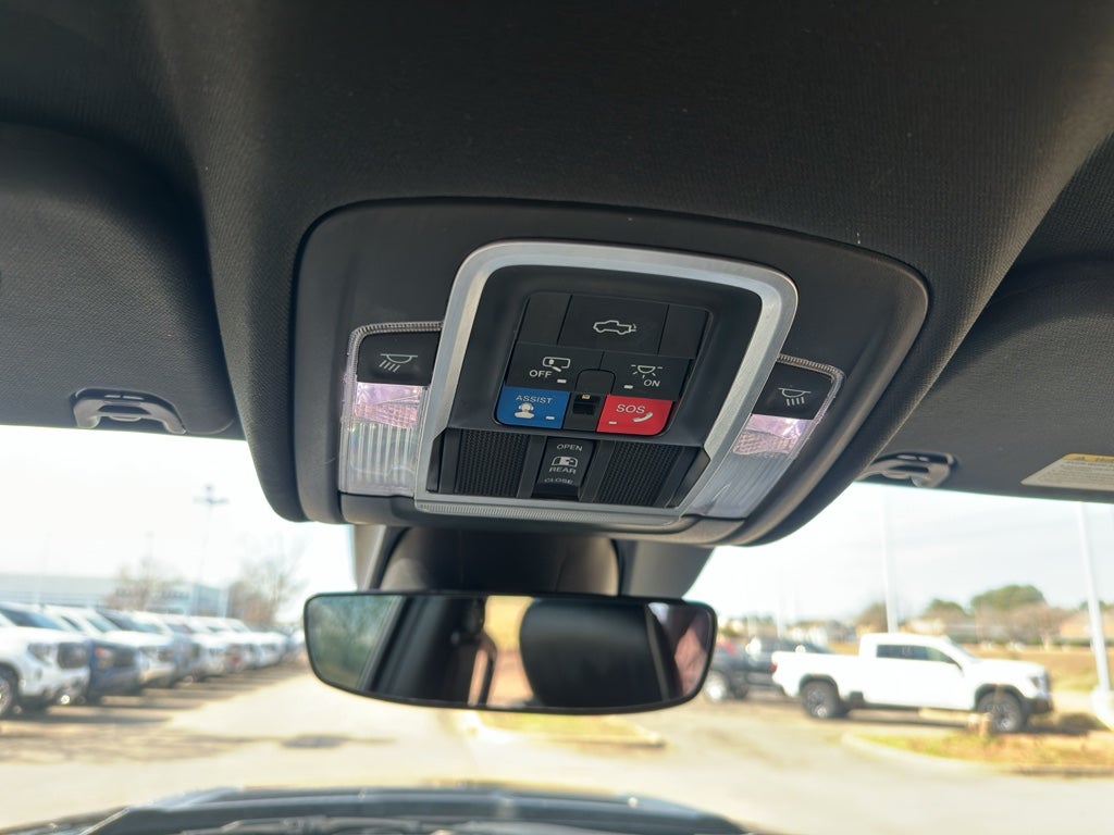 2022 RAM 1500 Laramie Crew Cab 4x2 5'7" Box