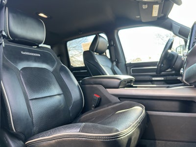 2022 RAM 1500 Laramie Crew Cab 4x2 5'7" Box