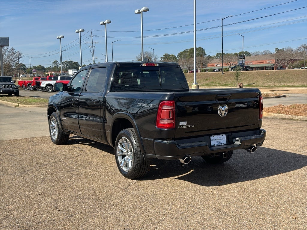 2022 RAM 1500 Laramie Crew Cab 4x2 5'7" Box