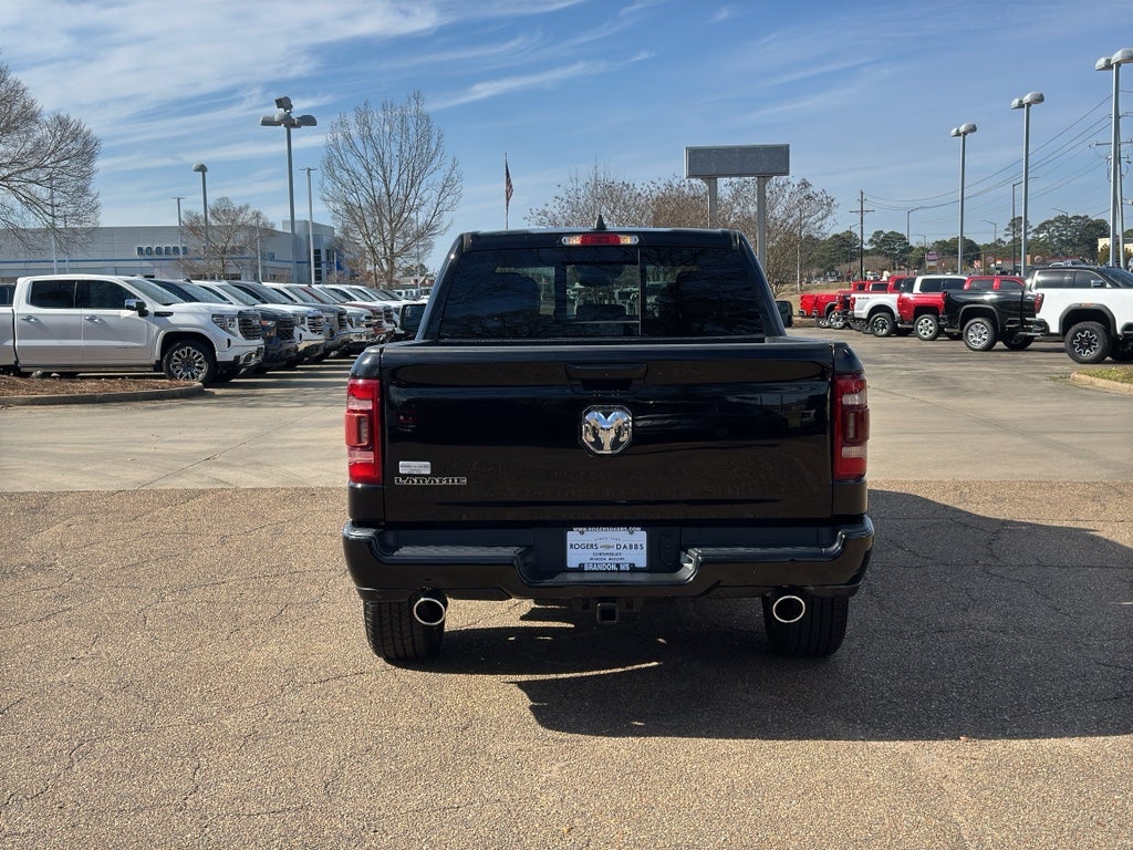 2022 RAM 1500 Laramie Crew Cab 4x2 5'7" Box