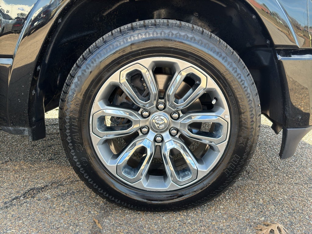 2022 RAM 1500 Laramie Crew Cab 4x2 5'7" Box