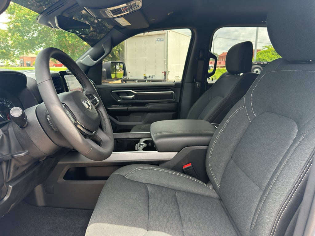 2025 RAM 1500 Big Horn Crew Cab 4x4 5'7" Box