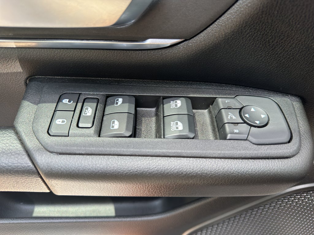 2025 RAM 1500 Big Horn Crew Cab 4x4 5'7" Box