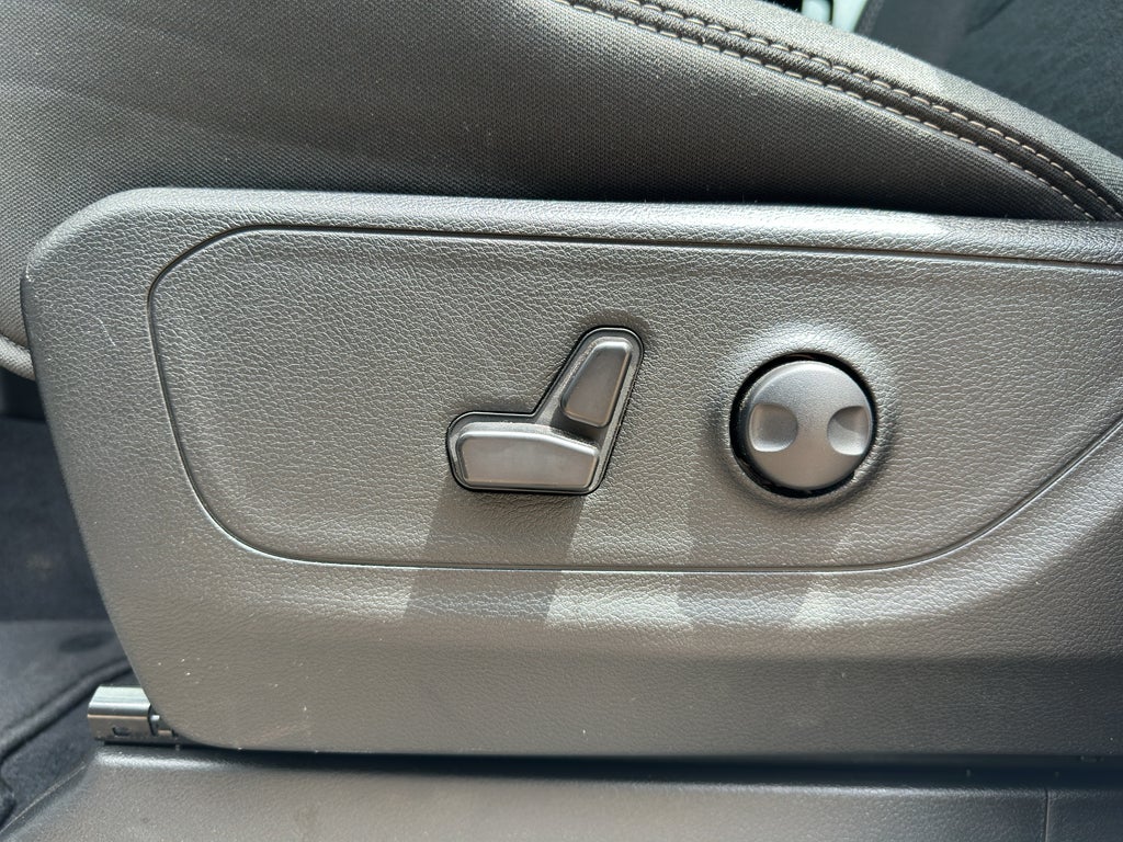 2025 RAM 1500 Big Horn Crew Cab 4x4 5'7" Box