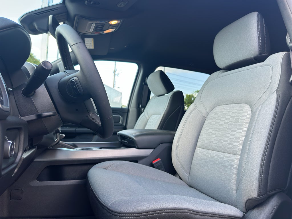 2025 RAM 1500 Big Horn Crew Cab 4x4 5'7" Box