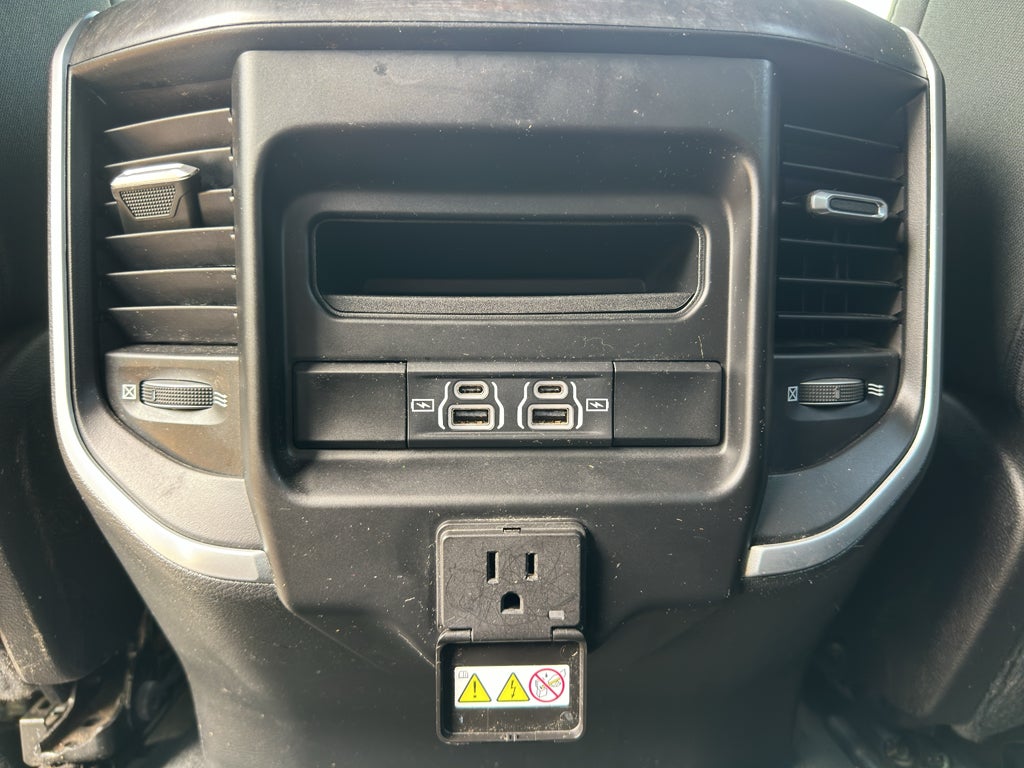 2021 RAM 1500 Big Horn Crew Cab 4x4 5'7" Box