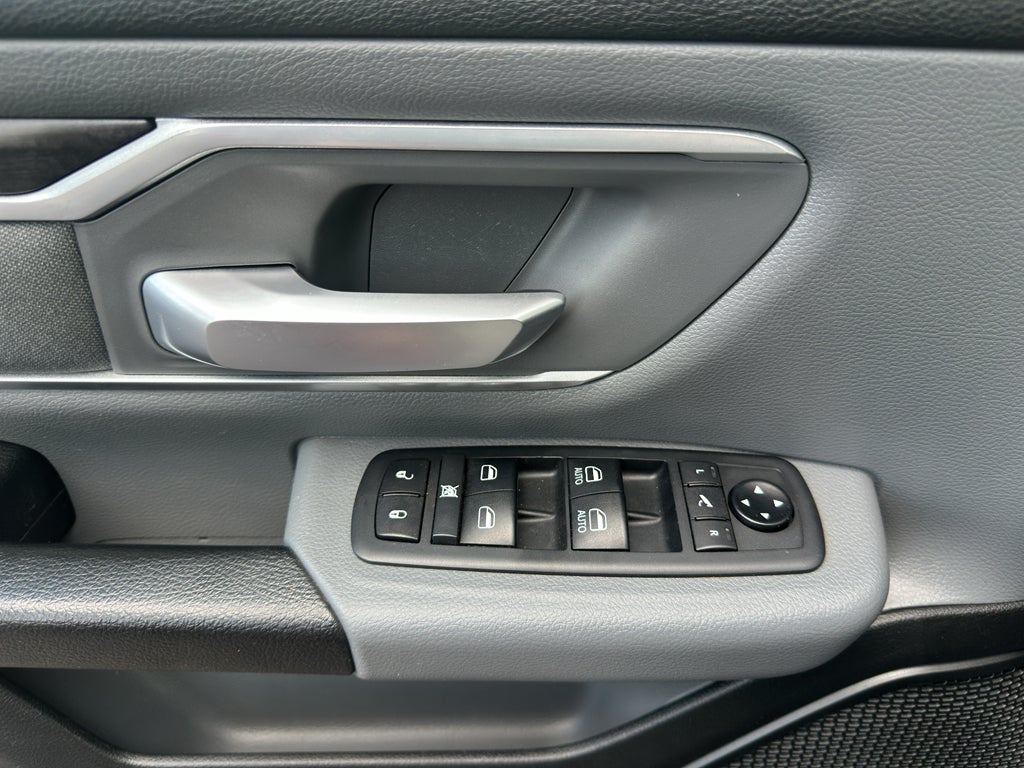 2021 RAM 1500 Big Horn Crew Cab 4x4 5'7" Box