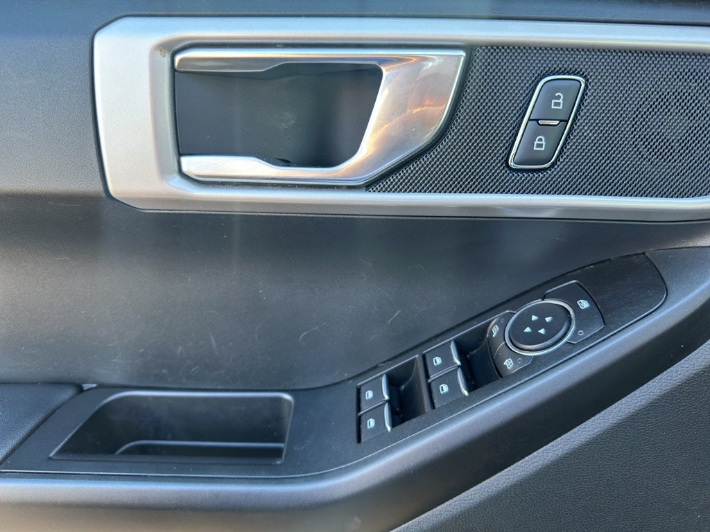 2022 Ford Explorer Base