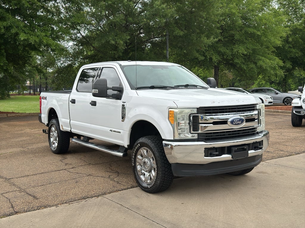 2017 Ford F-250 XLT 4x4 Crew Cab 6-3/4' Box's photo
