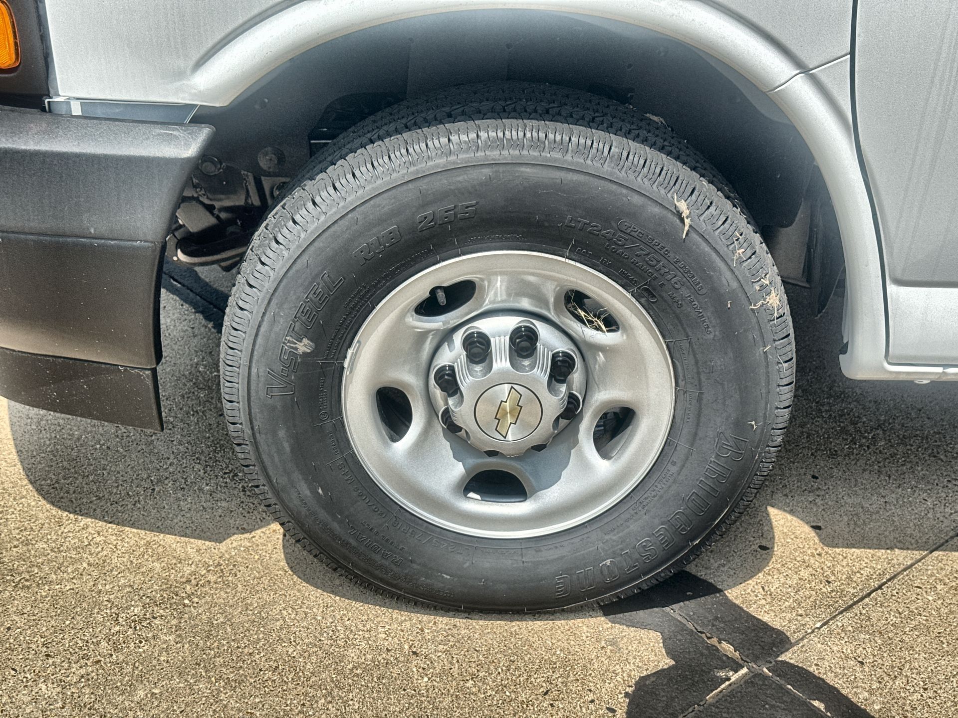 2026 Chevrolet Express Passenger LS