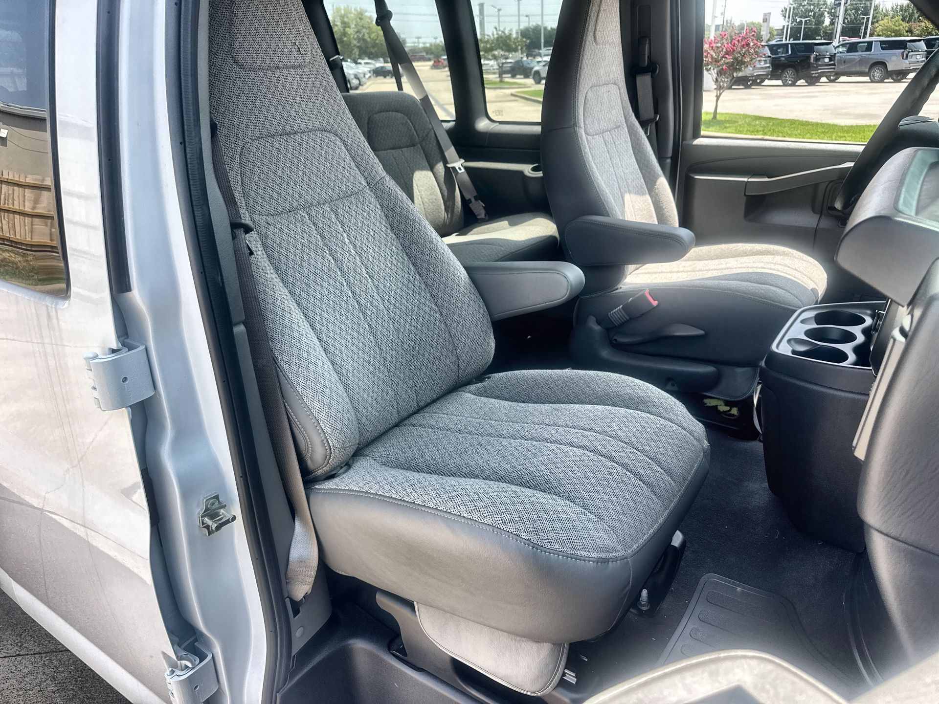 2026 Chevrolet Express Passenger LS