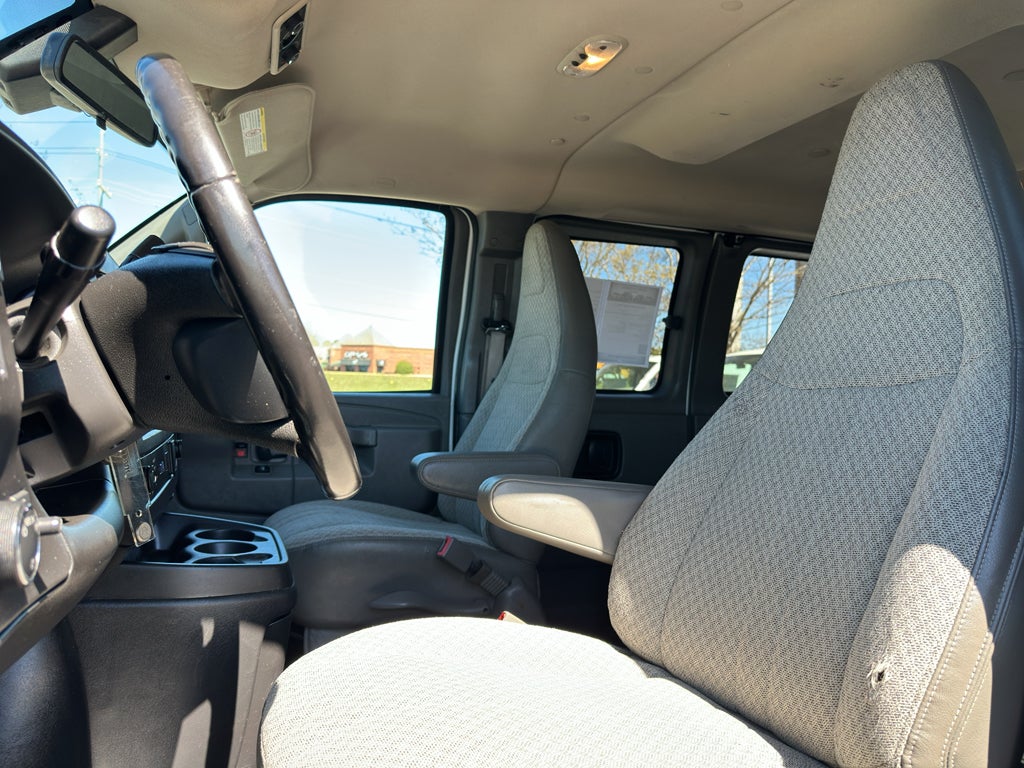 2021 Chevrolet Express Passenger 3500 1LT
