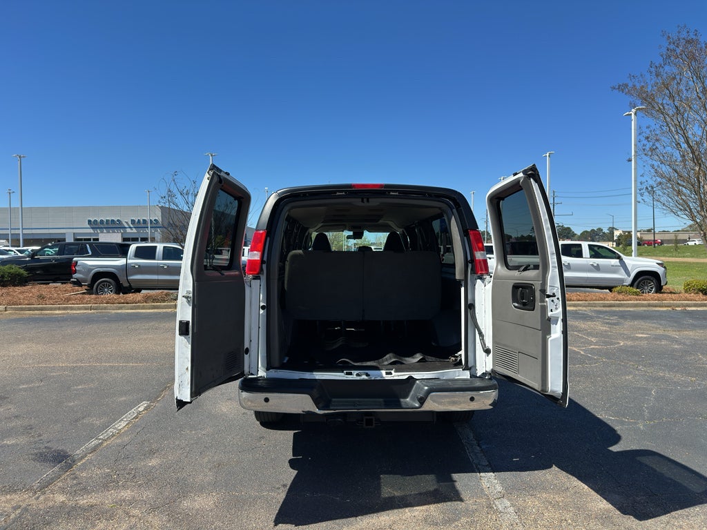 2021 Chevrolet Express Passenger 3500 1LT