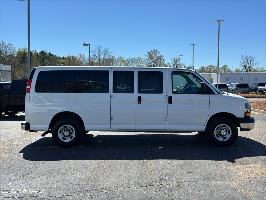 2021 Chevrolet Express Passenger 3500 1LT