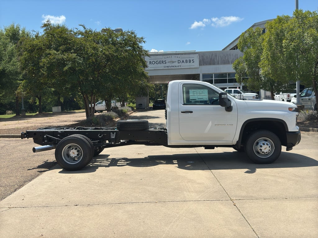 2025 Chevrolet Silverado 3500 HD Chassis Cab Work Truck
