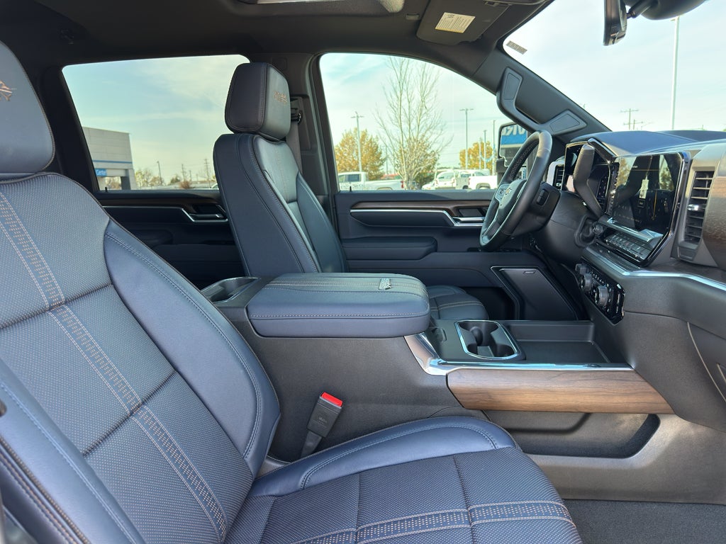 2025 Chevrolet Silverado 3500 HD High Country DRW