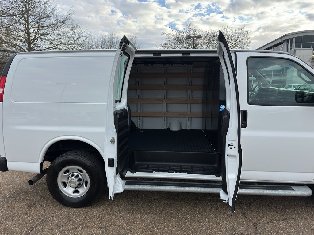 2024 Chevrolet Express Cargo 2500 WT