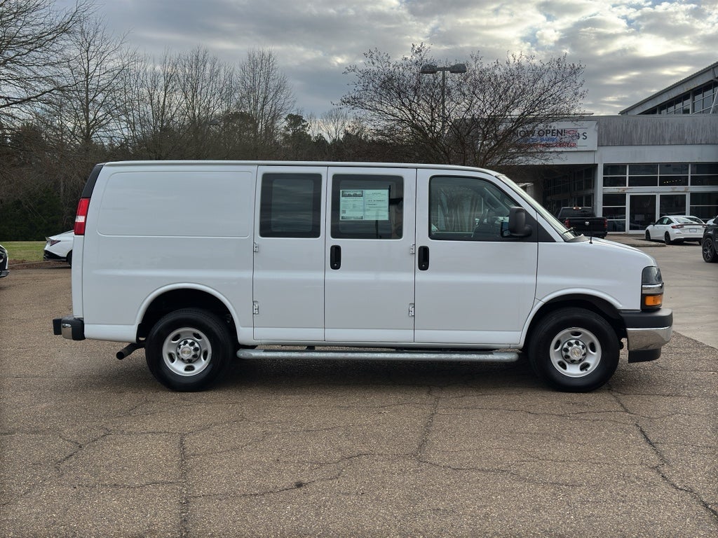 2024 Chevrolet Express Cargo 2500 WT
