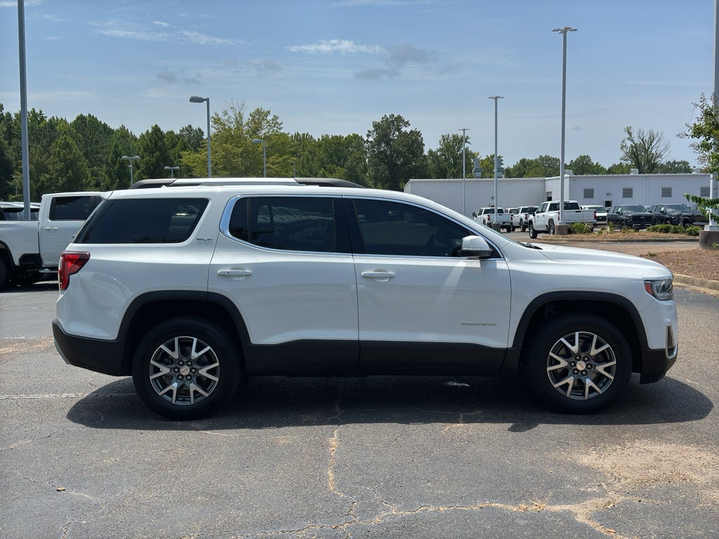 2023 GMC Acadia SLT